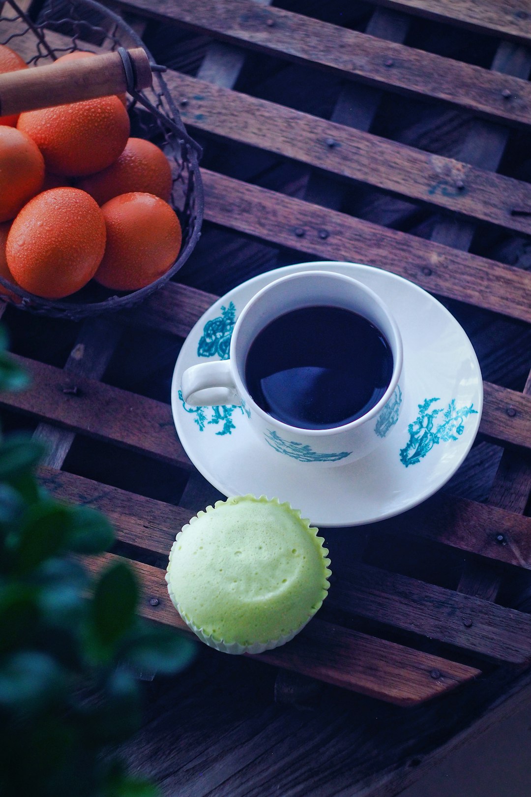 white-ceramic-mug-with-black-liquid-inside-xp939orhl30