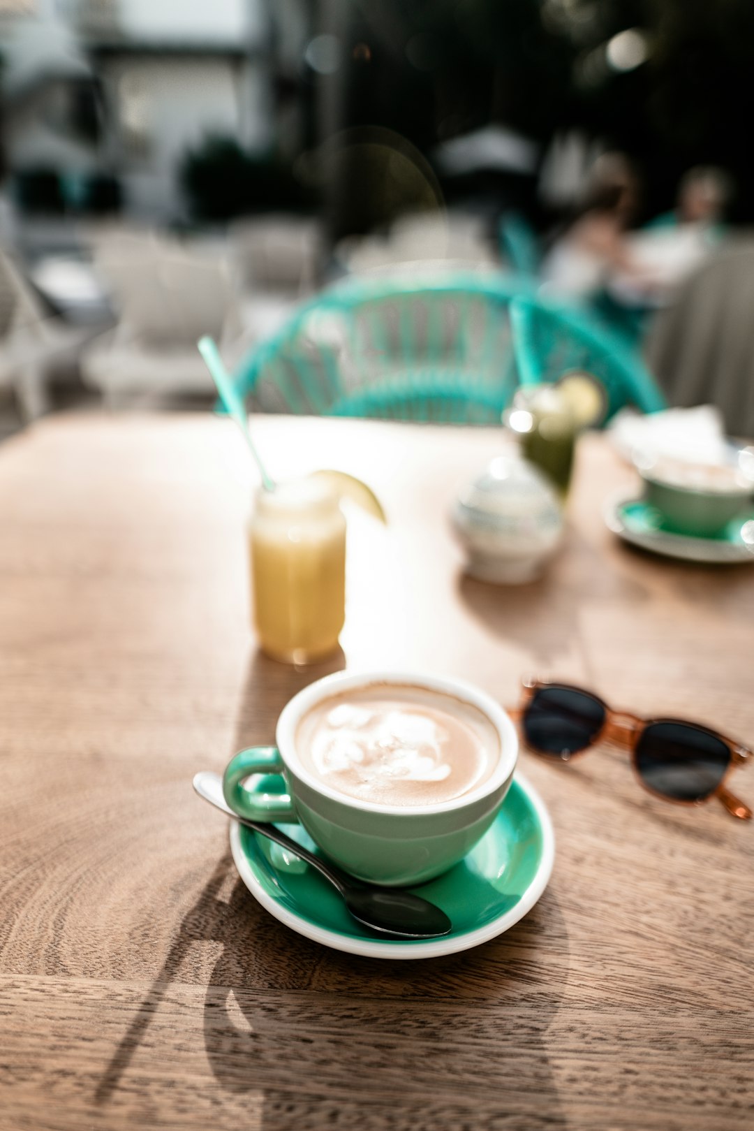 coffee-cup-on-desk-iptmpbpk-as